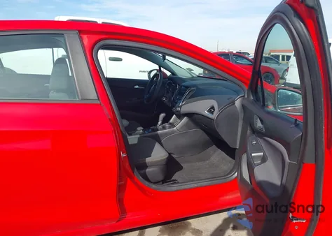 2019 Chevrolet Cruze Ls z USA, uszkodzony, nr VIN 1G1BC5SM5K7107884